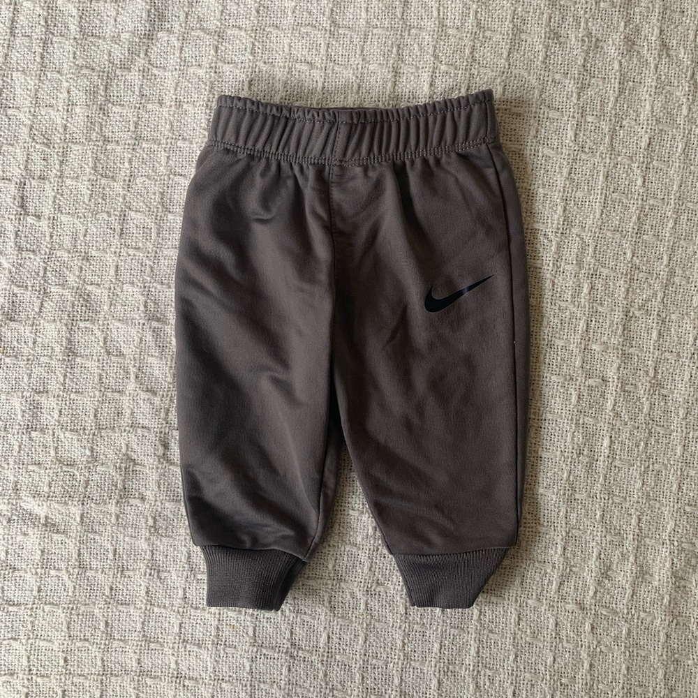 3/$20 bundle Baby Boy’s Nike 3 month pants